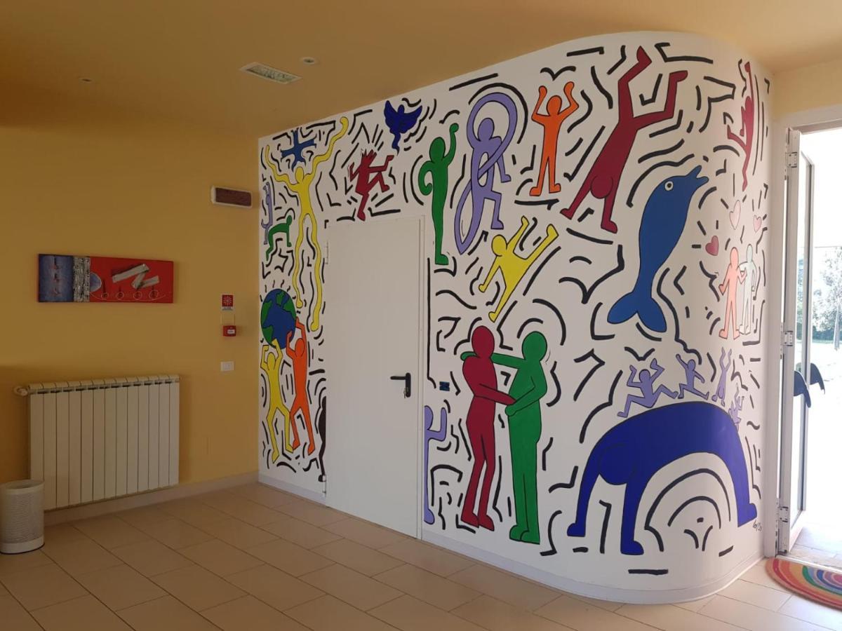 Eliopoli Beach Hostel & Restaurant Tirrenia Buitenkant foto