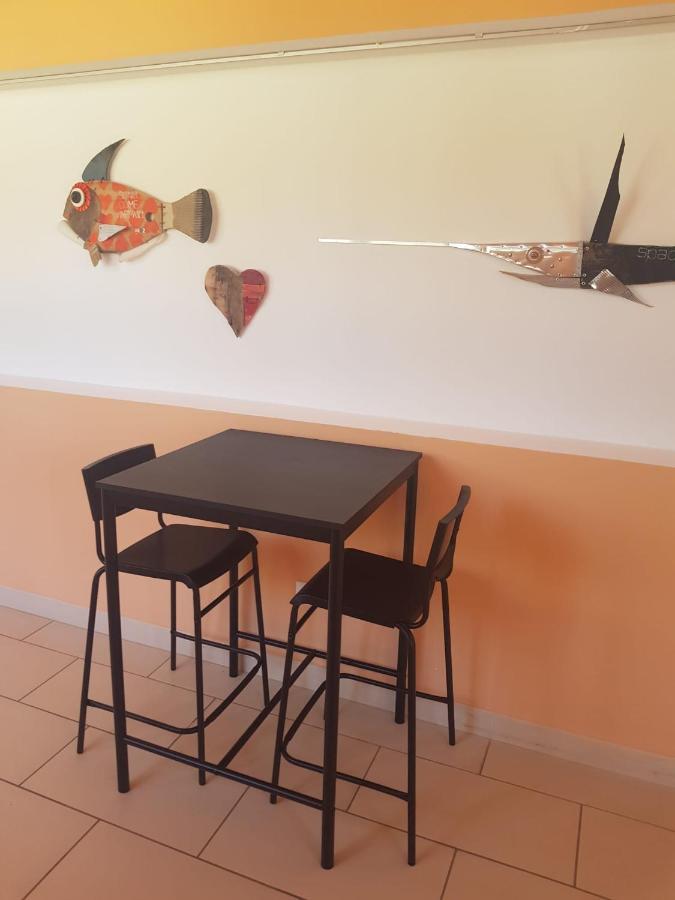 Eliopoli Beach Hostel & Restaurant Tirrenia Buitenkant foto