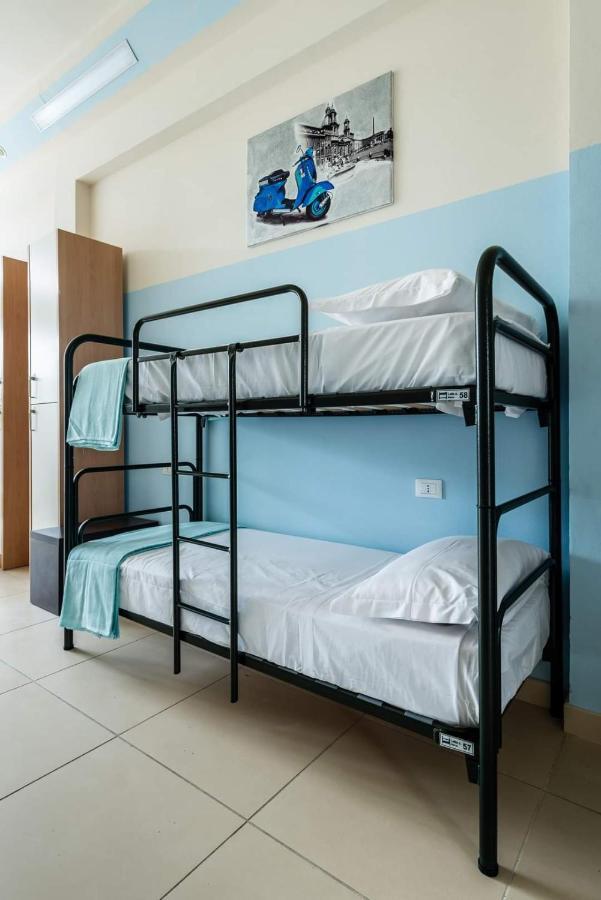 Eliopoli Beach Hostel & Restaurant Tirrenia Buitenkant foto